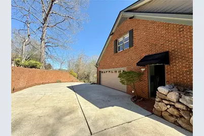 7300 Chattahoochee Bluff Drive, Atlanta, GA 30350 - Photo 53