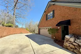 7300 Chattahoochee Bluff Dr, Atlanta, GA 30350 - Photo 53