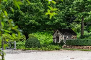 1727 W Paces Ferry Rd NW, Atlanta, GA 30327 - Photo 25