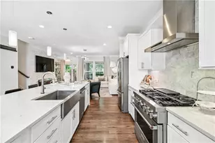 1049 Brandsford St NW, Atlanta, GA 30318 - Photo 13