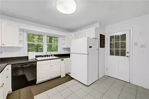 105 Stewart Dr, Atlanta, GA 30342 - Photo 9