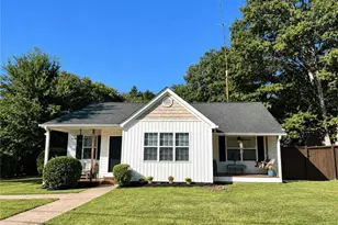 43 Hood St, Commerce, GA 30529 - Photo 1