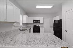 379 Yonkers Ave NW, Atlanta, GA 30314 - Photo 9