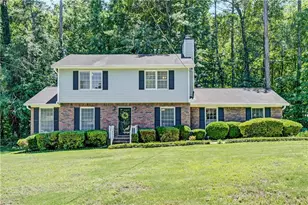 5201 Beechwood Forest Dr, Lithonia, GA 30038 - Photo 1