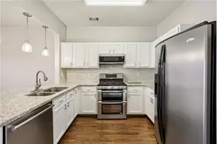 1363 Penhurst Dr, Lawrenceville, GA 30043 - Photo 9