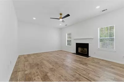 691 Deshon Creek Drive, Lithonia, GA 30058 - Photo 13