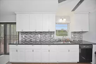 6568 Randall Mark Dr, Morrow, GA 30260 - Photo 11