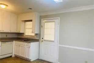493 Stone Mountain St, Lawrenceville, GA 30046 - Photo 5