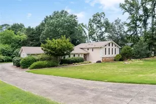 953 Hidden Hollow Dr, Marietta, GA 30068 - Photo 3