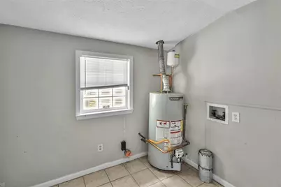 281 Valley Lake Drive, Stone Mountain, GA 30087 - Photo 13