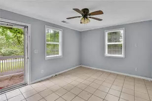 281 Valley Lake Dr, Stone Mountain, GA 30087 - Photo 5