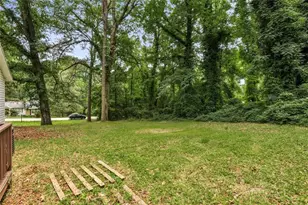 281 Valley Lake Dr, Stone Mountain, GA 30087 - Photo 31