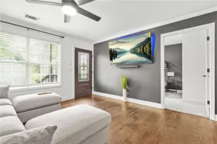 545 Elmwood Rd, Atlanta, GA 30318 - Photo 3