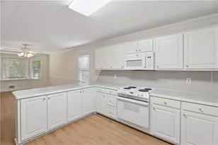 4760 Habersham Way SE, Conyers, GA 30094 - Photo 9