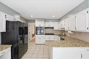 713 Chesterfield Dr, Lawrenceville, GA 30044 - Photo 17