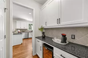 200 York Town Cir, Johns Creek, GA 30097 - Photo 17