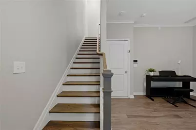 633 Broadview Place, Atlanta, GA 30324 - Photo 3