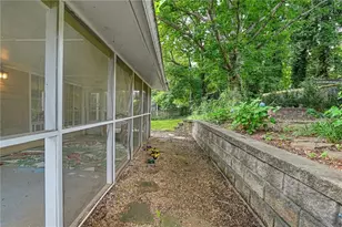 255 Paris Dr, Lawrenceville, GA 30043 - Photo 35