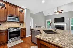 4557 Village Springs Pl, Atlanta, GA 30338 - Photo 9