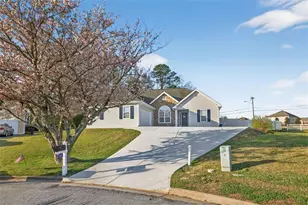 1530 Summer Lake Terrace, Loganville, GA 30052 - Photo 5