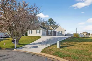 1530 Summer Lake Terrace, Loganville, GA 30052 - Photo 3