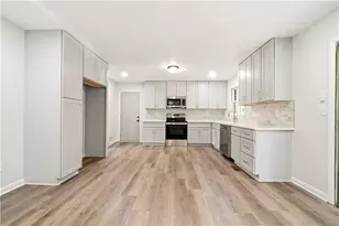 61 Barrett Cir SE, Marietta, GA 30060 - Photo 13