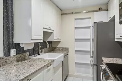 28306 Plantation Drive NE #28306, Atlanta, GA 30324 - Photo 17