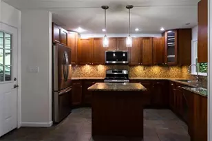 1025 Vistavia Cir, Decatur, GA 30033 - Photo 21
