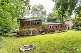 1025 Vistavia Cir, Decatur, GA 30033 - Photo 5