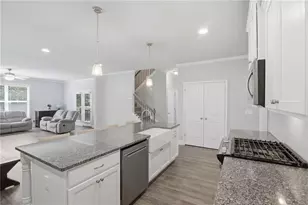 4042 Windsor Tr, Gainesville, GA 30506 - Photo 11