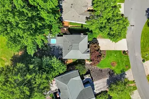 10250 Kinross Rd, Roswell, GA 30076 - Photo 47