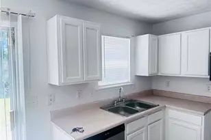 9432 Lakeview Rd, Union City, GA 30291 - Photo 3