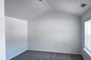9432 Lakeview Rd, Union City, GA 30291 - Photo 5