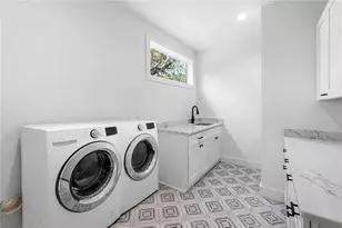 1696 Dunwoody Pl, Atlanta, GA 30324 - Photo 47