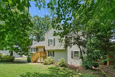 3985 Lookout Point Drive, Marietta, GA 30066 - Photo 3