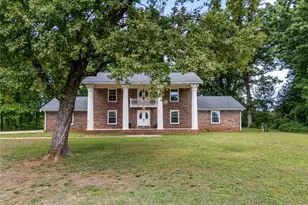 451 Toms Creek Rd, Martin, GA 30557 - Photo 1