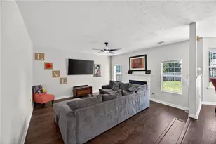 2579 Pierce Cir, Snellville, GA 30078 - Photo 9