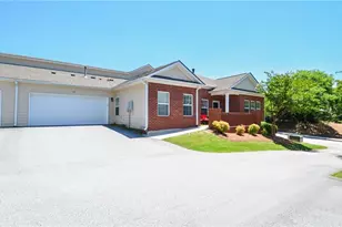 341 Villa Park Cir, Stone Mountain, GA 30087 - Photo 3