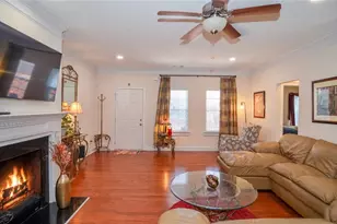 341 Villa Park Cir, Stone Mountain, GA 30087 - Photo 7