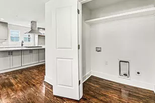 987 Lawton St SW, Atlanta, GA 30310 - Photo 3