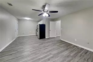 658 Castlebrooke Way, Lawrenceville, GA 30045 - Photo 3