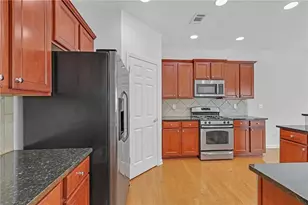 5608 Avonley Creek Dr, Sugar Hill, GA 30518 - Photo 5