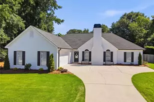 1921 E Bay Street E, Hoschton, GA 30548 - Photo 3