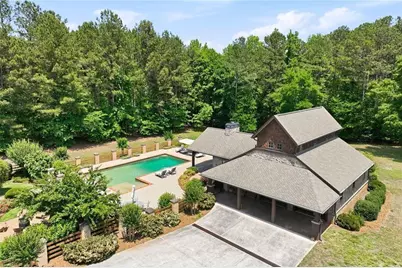 605 Carriage Avenue, Jefferson, GA 30549 - Photo 3