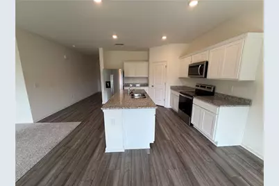 303 Hyde Park, Winder, GA 30680 - Photo 7
