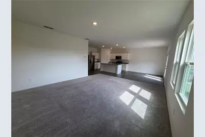 303 Hyde Park, Winder, GA 30680 - Photo 5