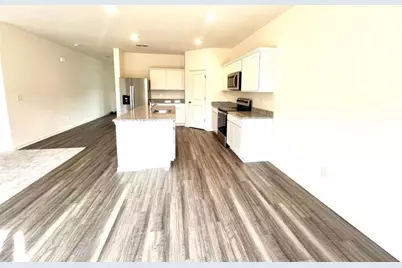 303 Hyde Park, Winder, GA 30680 - Photo 5
