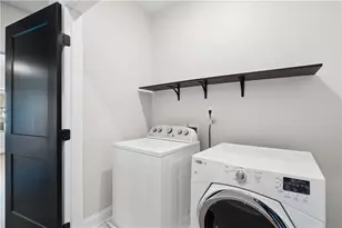 2011 Springfield Rd, Atlanta, GA 30318 - Photo 13