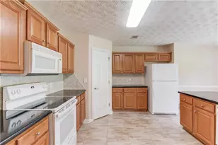 69 Clubhouse Dr, Jefferson, GA 30549 - Photo 11