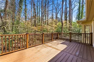 33 Plantation Dr NE, Atlanta, GA 30324 - Photo 9